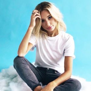 Meet your Posher, Lauren